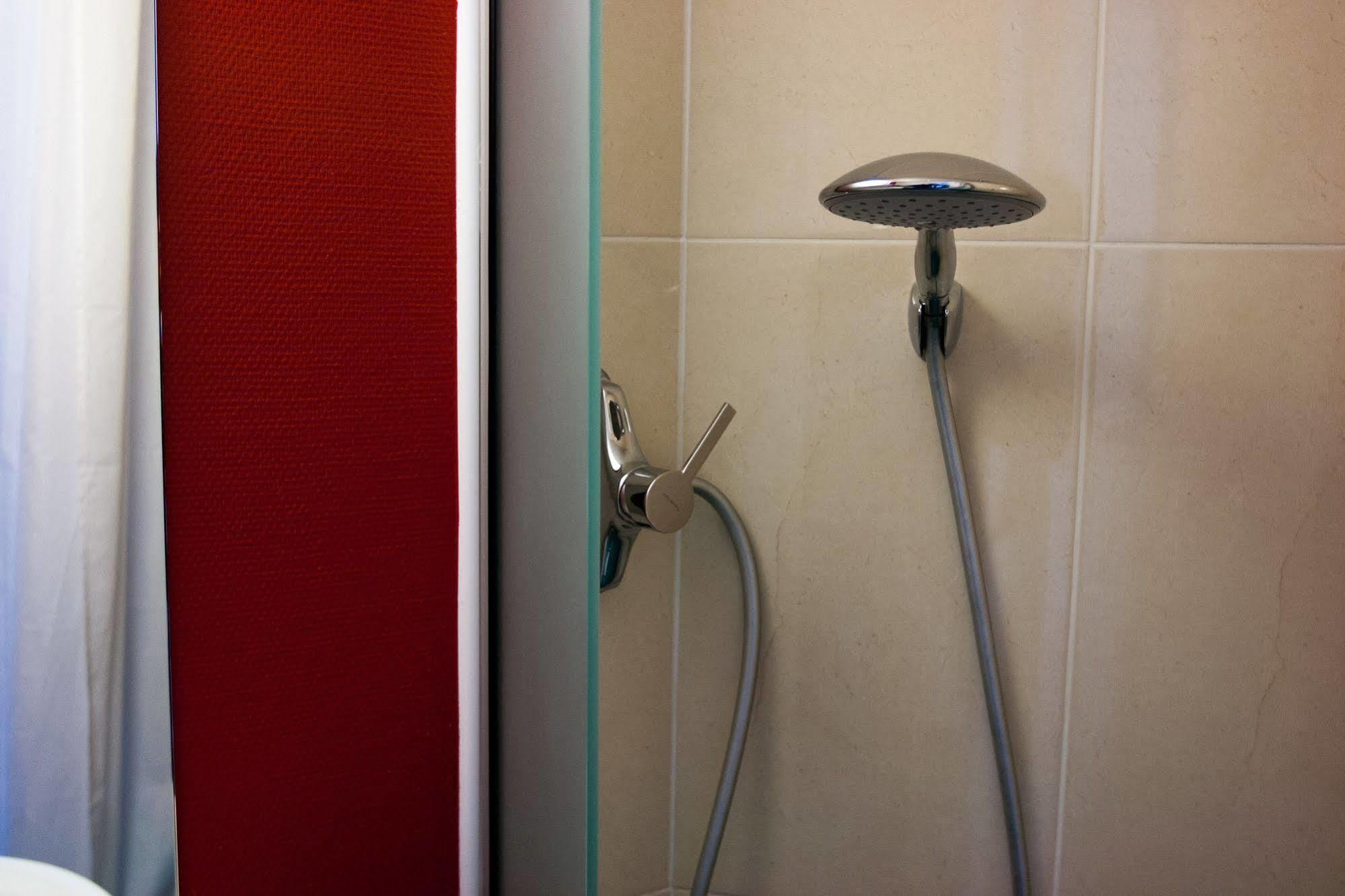 B&B Hotel Toulon La Seyne Sur Mer Екстер'єр фото